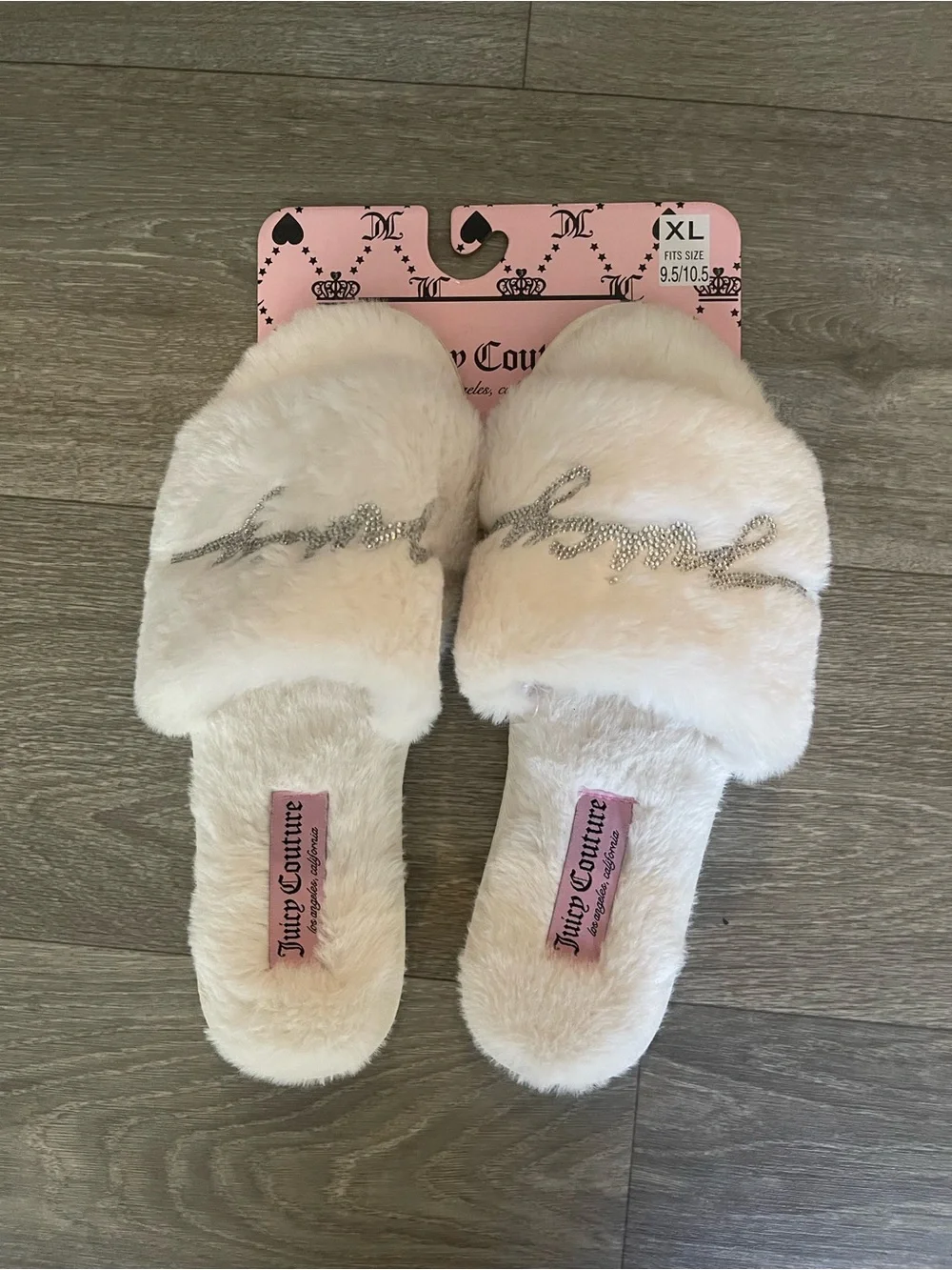 Juicy Couture Cream Faux Fur Slippers with Pink Logo Patch - Picture 4 of 4